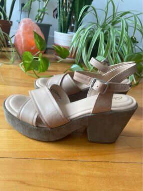 Clarks Platform Sandals. Size 7